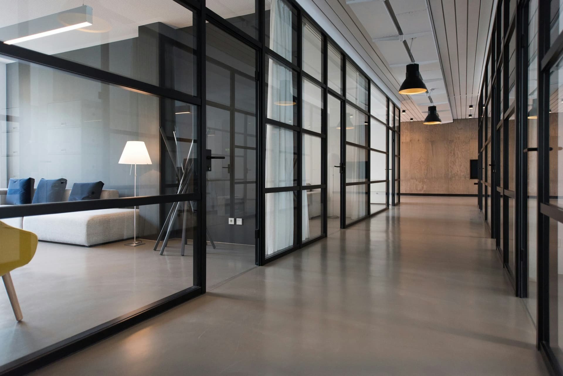 Studio de création contemporain baigné de lumière